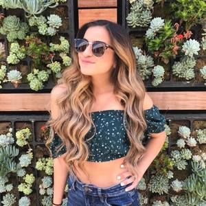 Meet your Posher, Lea